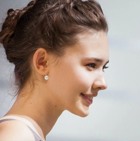 White Pearl Silver or Gold Elegant Luxury Sophisticated Dangly Hook Earrings - Picture 5 of 16